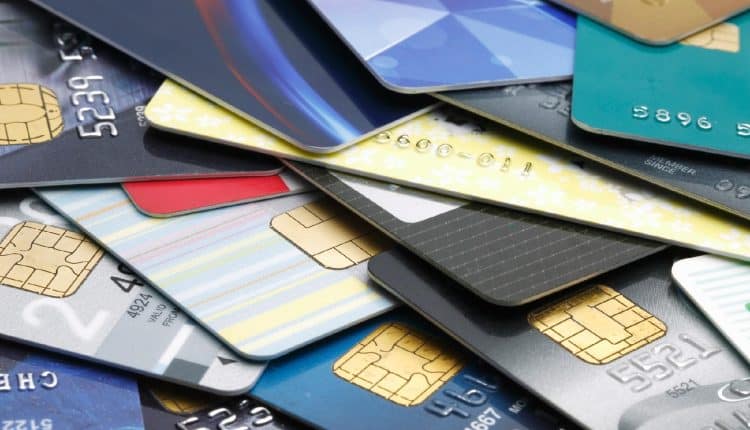 Cartão de crédito é uma ferramenta para facilitar compras